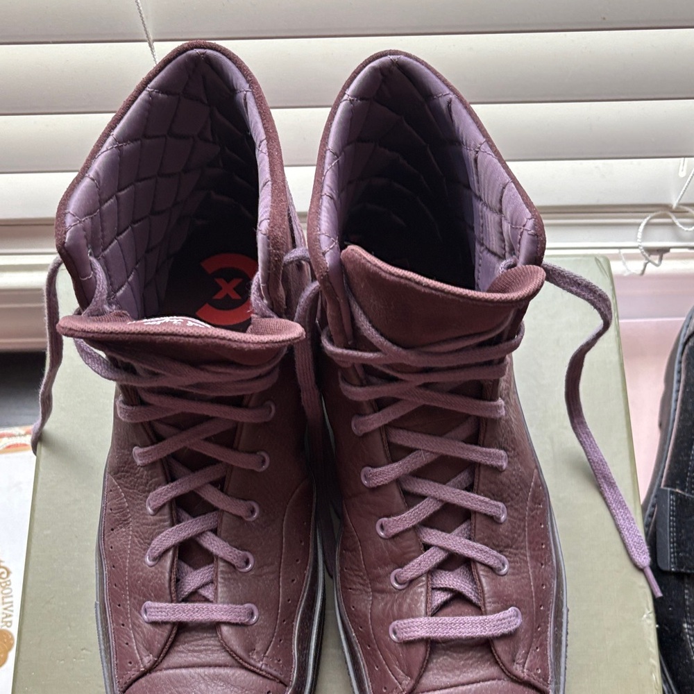 Converse Men's Sneakers in Dark Burgundy